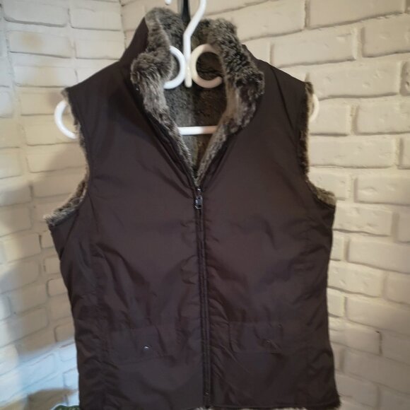 Reitman's Ladies Reversible Full Zip Straight Fit Vest - Picture 3 of 10